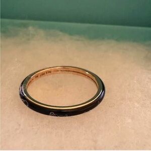 Elegant Black and Gold Women's Ring